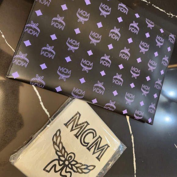 Authentic MCM POUCH /PURSE /WRISTLET/ CLUTCH - Picture 4 of 6